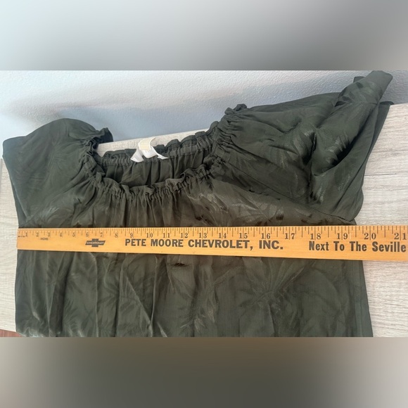 Michael Kors Jacquard Satin Off Shoulder Top Ivy Pattern Bell Puff Sleeve NWT Sm - Picture 9 of 10